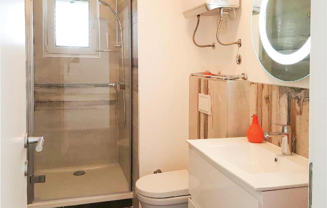 Cozy Apartment In Brodarica With Wifi Εξωτερικό φωτογραφία