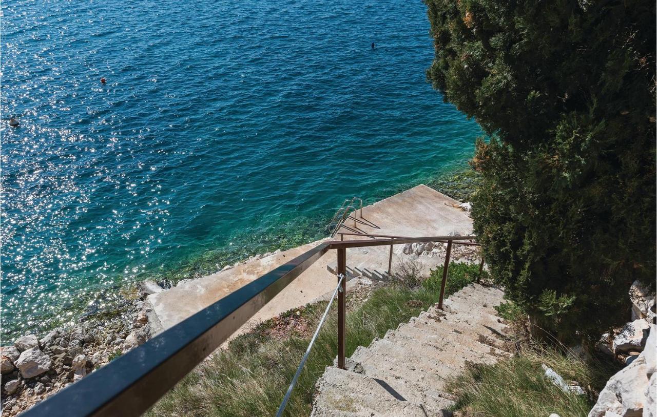Cozy Apartment In Brodarica With Wifi Εξωτερικό φωτογραφία