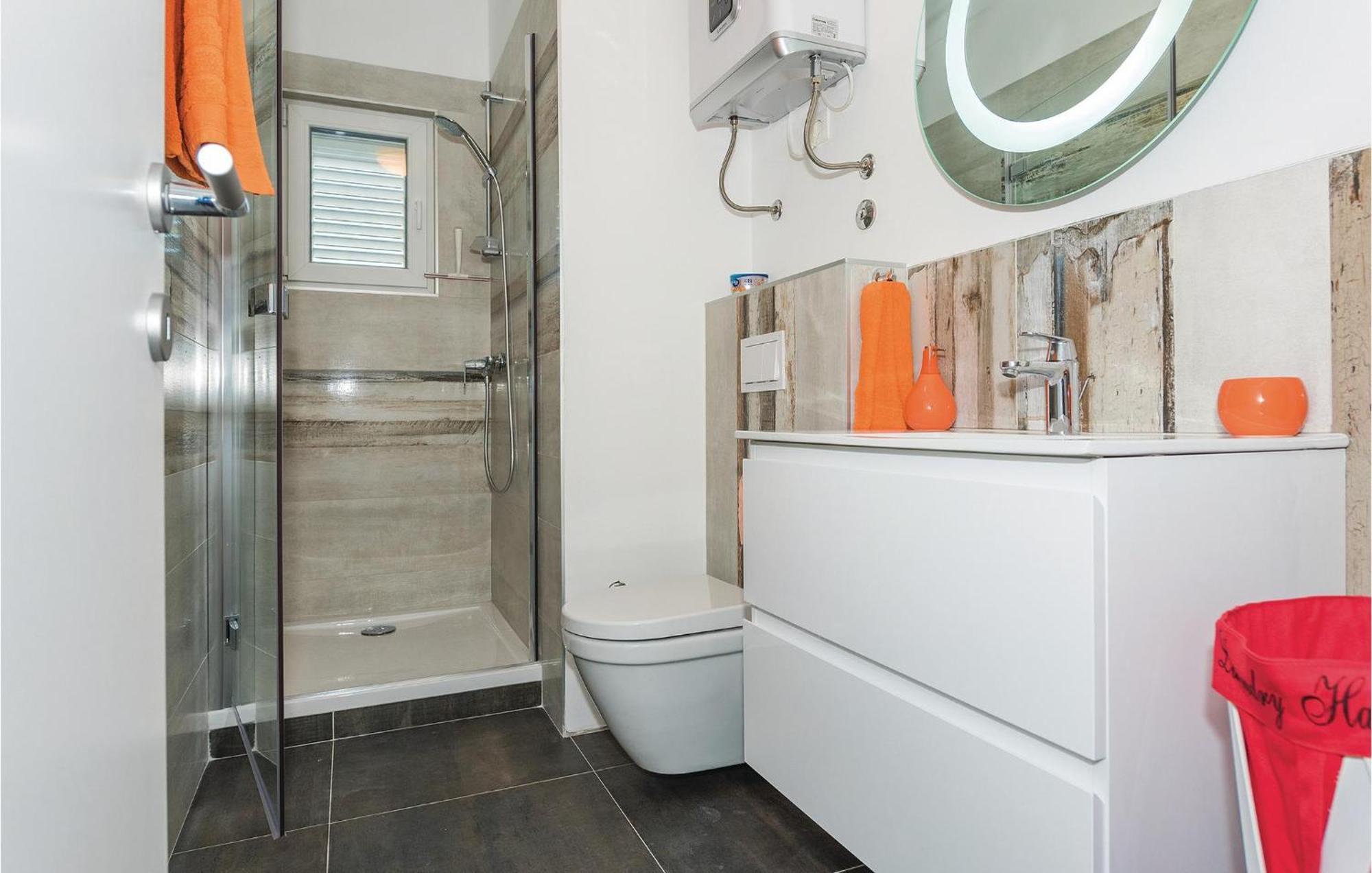Cozy Apartment In Brodarica With Wifi Εξωτερικό φωτογραφία